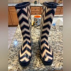 Austin Trading Co. Chevron Pattern Rain Boots women’s 8